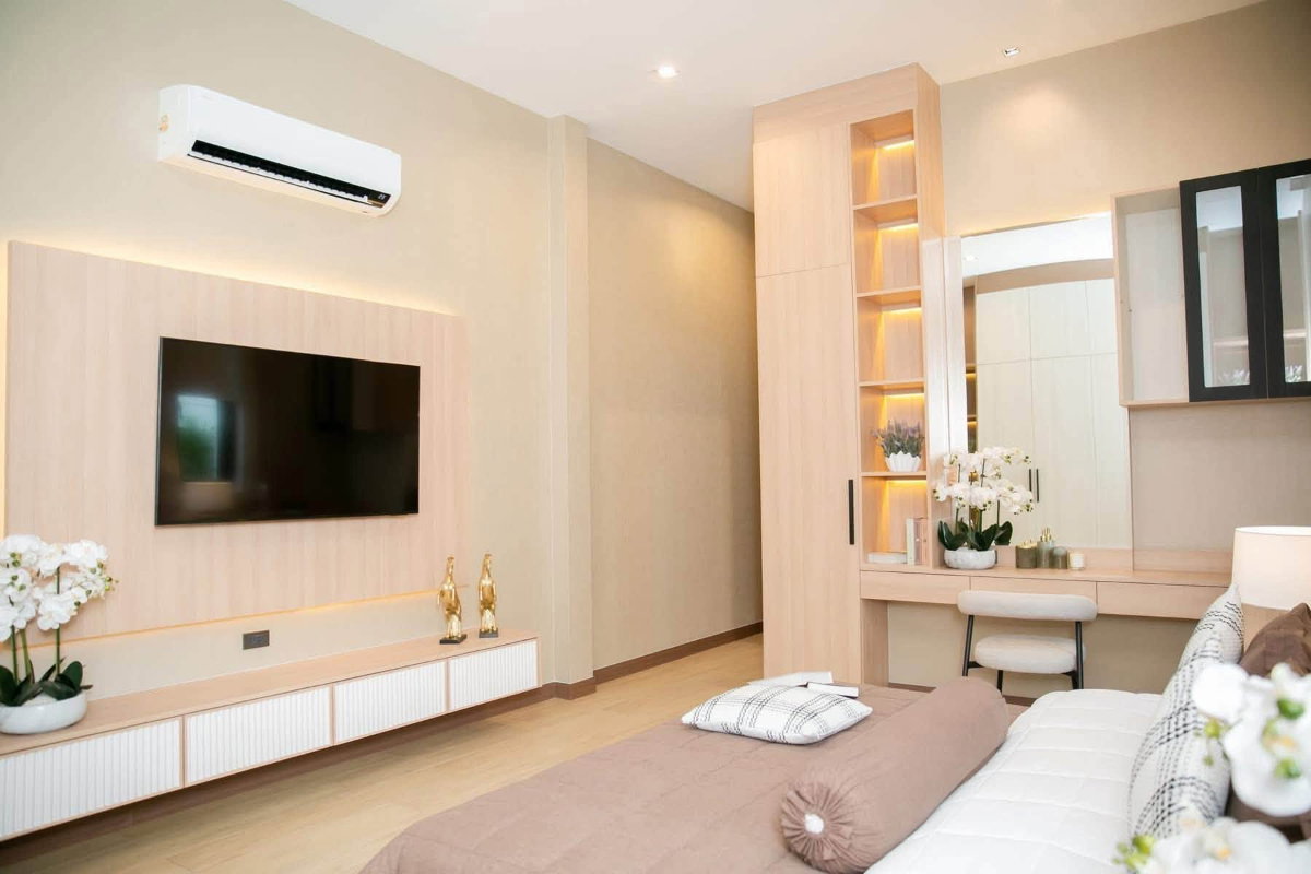 รูป บ้านเดี่ยวหรูพัทยาหลังใหญ่ 3 ห้องนอน พร้อมเฟอร์นิเจอร์ ทำเลดีเดินทางสะดวก ใกล้สิ่งอำนวยความสะดวกและแหล่งท่องเที่ยว - รูปที่ 21/48