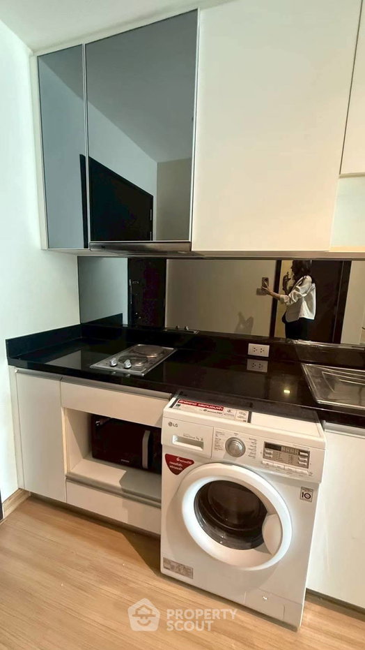 picture 1-BR Condo At Sky Walk Residences, 27th Floor • 200m to BTS Phra Khanong (ID 2243908) - 5/7