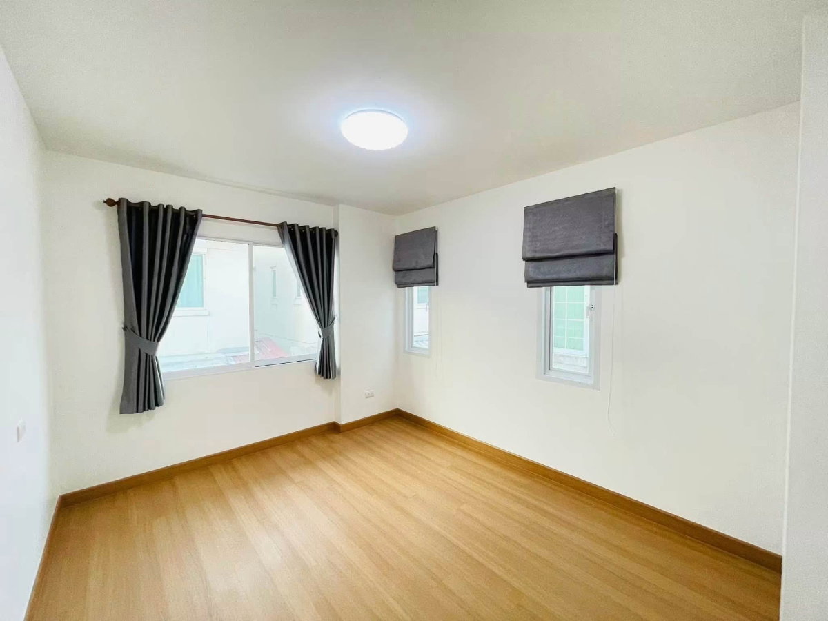 รูป ขายบ้านแฝดรีโนเวทใหม่ ม.เมโทรปาร์ค เขาน้ำซับ ม.เกษตร ศรีราชา - รูปที่ 3/16