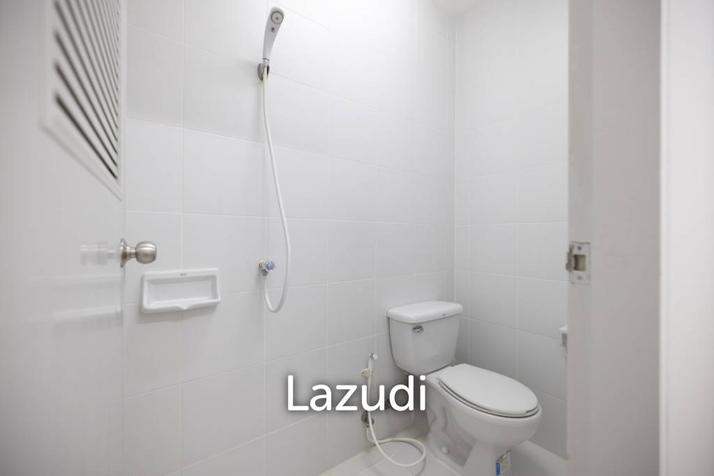 picture 3 Bed 200 Sqm Apartment for Rent - 32/33
