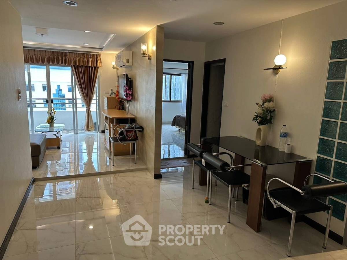 picture 23rd-Floor 2-BR 92 Sqm Condo At Top View Tower, 300m to BTS Thong Lor (ID 1972576) - 2/7