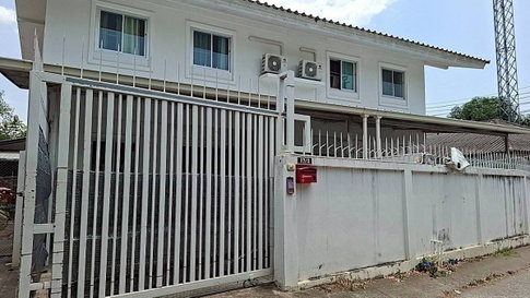 🍃 House for RENT! 3BED 2BATH - in Town !! near The Prince Royal School, Chiangmai International School (CMIS), 7-11, Market and etc.