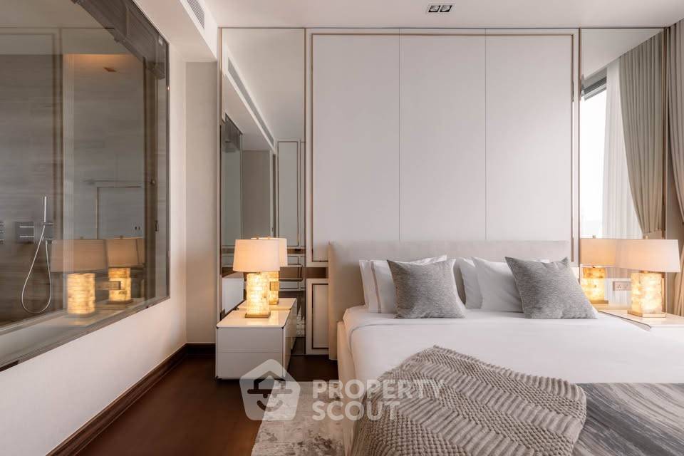 picture 2-BR High-Floor 108 Sqm At Q1 Sukhumvit Near BTS Nana (20m) (ID 3057191) - 3/8
