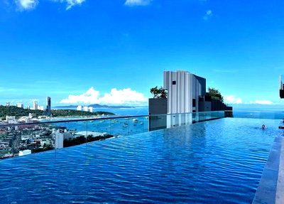 Condos for sale : The Base Pattaya Central, spacious room, 72 square meters, 2bedrooms, 2 bathrooms,  sea view, stunning pool view, elevated floor.