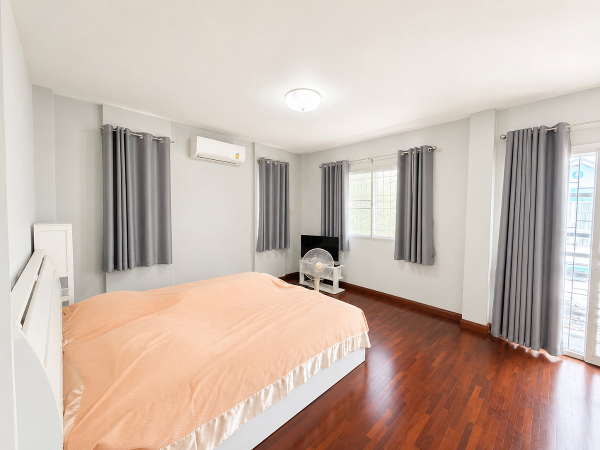 รูป 🏡 บ้านเดี่ยว 2 ชั้น หลังใหญ่ พร้อมเฟอร์ฯ ครบ เพียง 3.5 ล้านบาท! 🏡 - รูปที่ 14/30