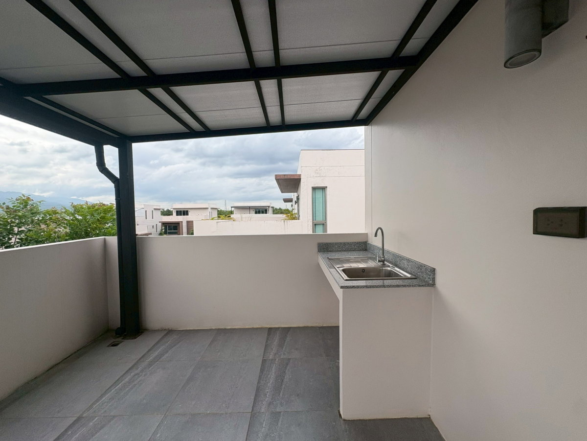 picture 3-Storey Detached House for Rent - 21/24
