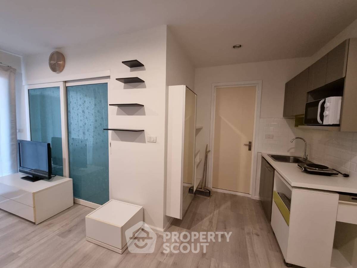 picture 1-BR Condo At The Key Paholyothin, 8th Floor Near BTS Sena Nikhom (ID 618319) - 3/9