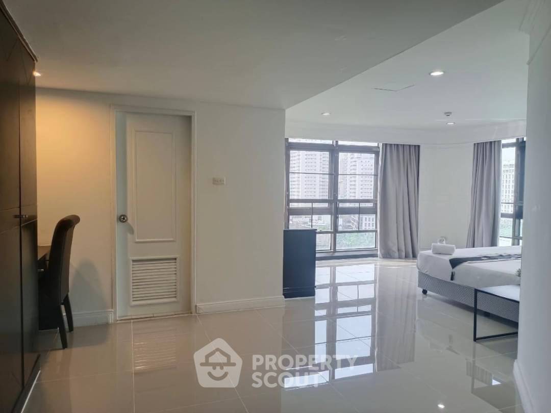 picture 3-BR 156 Sqm Condo At The Waterford Park Sukhumvit 53, BTS Thong Lor (ID 985418) - 8/18