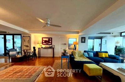 Condos for sale : Pet-Friendly 3-BR 242 Sqm On 22nd Floor, Casa Viva Condo, BTS Ekkamai (ID 3057348)
