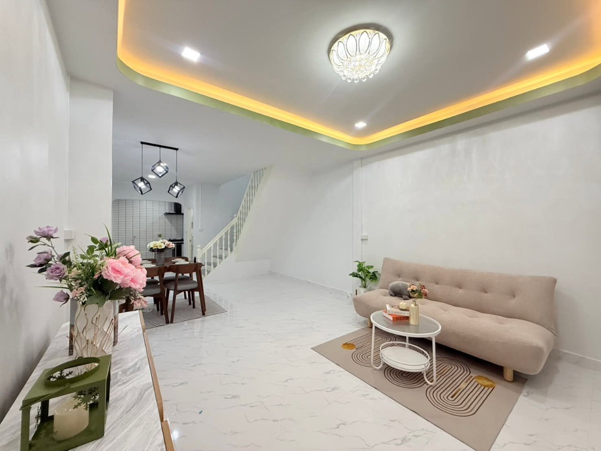 รูป ทาวน์เฮาส์ 2 ชั้น บ้านพร้อมอยู่ หมู่บ้านสินธานี 3 ซอยนวลจันทร์9 ทำเลดี ไม่ต้องแต่งเพิ่ม ใกล้รถไฟฟ้าสายสีชมพู แฟชั่นไอส์แลนด์ - รูปที่ 6/21