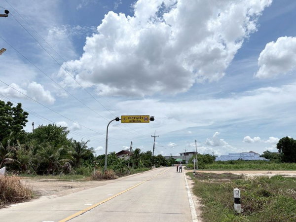 picture Beautiful land plot, located on Highway 331 in Bueng Subdistrict, Sriracha. Convenient access. - 5/7