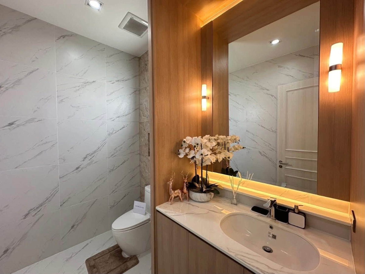 รูป บ้านเดี่ยวหรูพัทยาหลังใหญ่ 3 ห้องนอน พร้อมเฟอร์นิเจอร์ ทำเลดีเดินทางสะดวก ใกล้สิ่งอำนวยความสะดวกและแหล่งท่องเที่ยว - รูปที่ 22/48