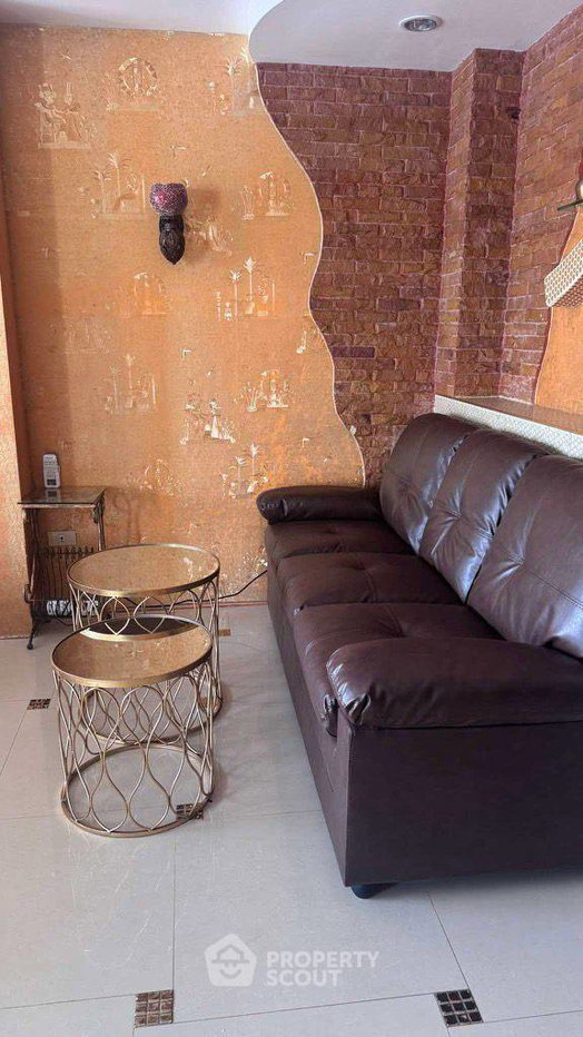 picture Well-Priced 1-BR Condo, View Talay 7 Jomtien, 20th-Floor (ID 2165362) - 10/16