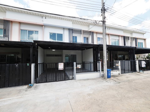 ✨ขายราคาพิเศษ✨ ทาวน์โฮม 2 ชั้น ม.พลีโน่ 3ห้องนอน 2ห้องน้ำ [รัตนาธิเบศร์-ชัยพฤกษ์] บ้านเลขที่ 190/51🔆 ขนาด 20.4 ตร.ว. 🔆