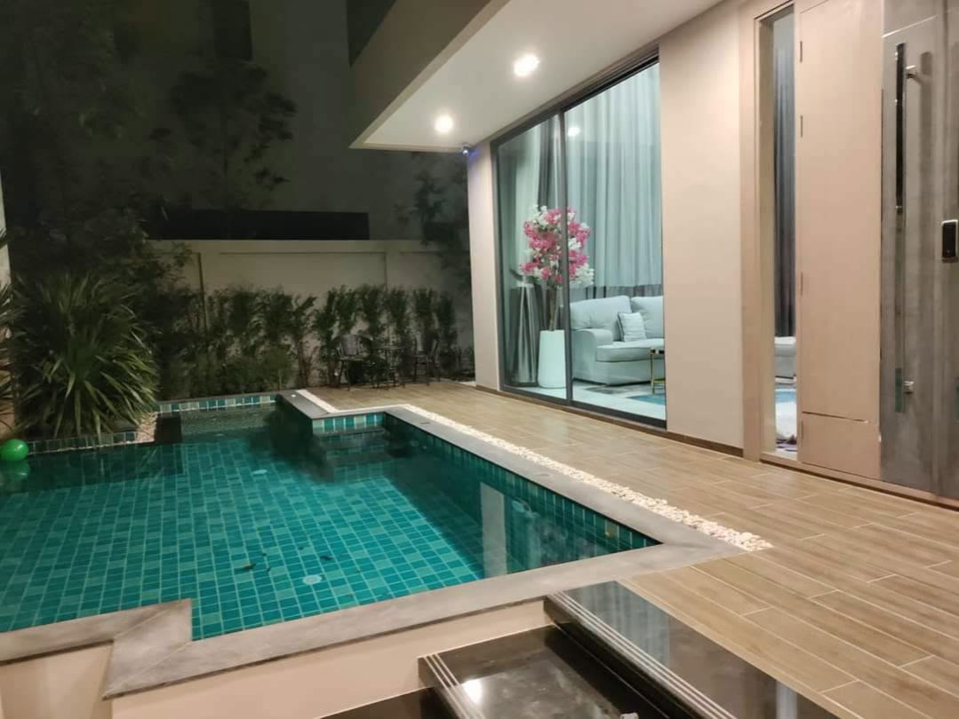 picture Luxury 4 Bed Pool Villa Pattaya - Prime Location close to Motorway - 2/26
