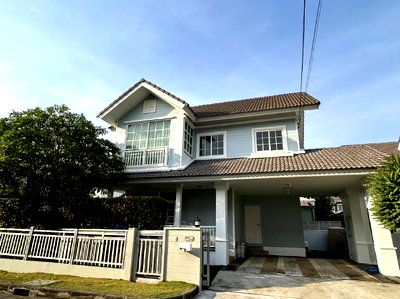 Houses for rent : Luxury house near Fashion Island, 165 sq m, Burasiri Panya Indra project.