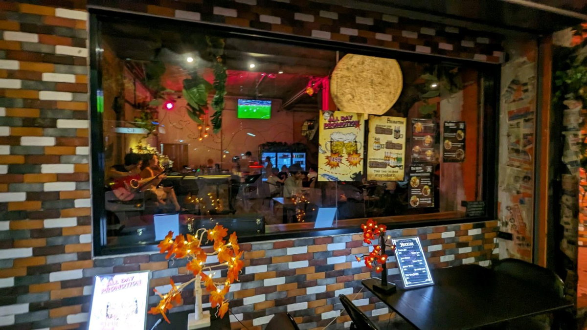 รูป เซ้งกิจการบาร์และร้านอาหาร 2 คูหา 3 ชั้น ทำเลศักยภาพบนถนนบรรทัดทอง พร้อมดำเนินกิจการต่อได้ทันที  - รูปที่ 2/10