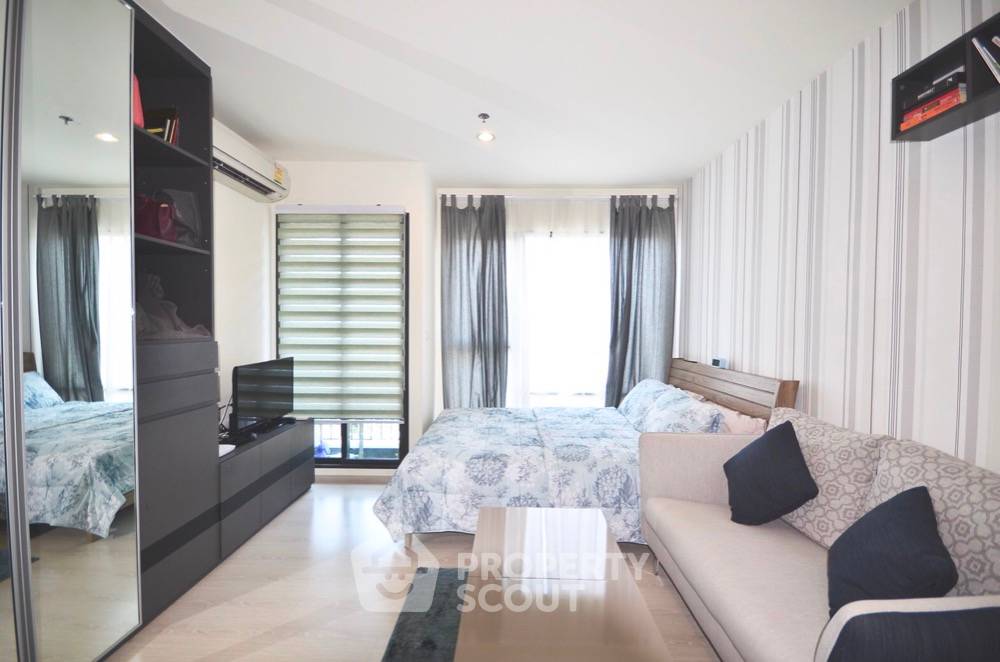 picture High-Floor 1-BR 22 Sqm at Rhythm Asoke, 300m to MRT Phra Ram 9 (ID 1105311) - 2/11