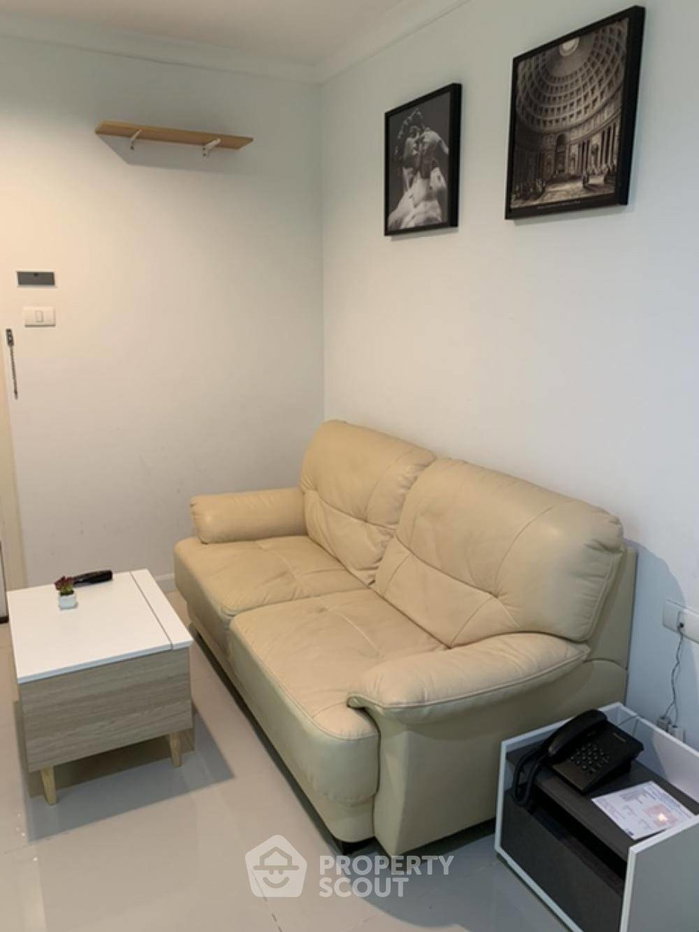 picture 1-BR Condo 37 Sqm, Lumpini Place Rama 9–Ratchada, Near MRT Phra Ram 9 (ID 811923) - 2/10