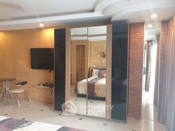 picture Well-Priced 1-BR Condo, View Talay 7 Jomtien, 20th-Floor (ID 2165362) - 3/16