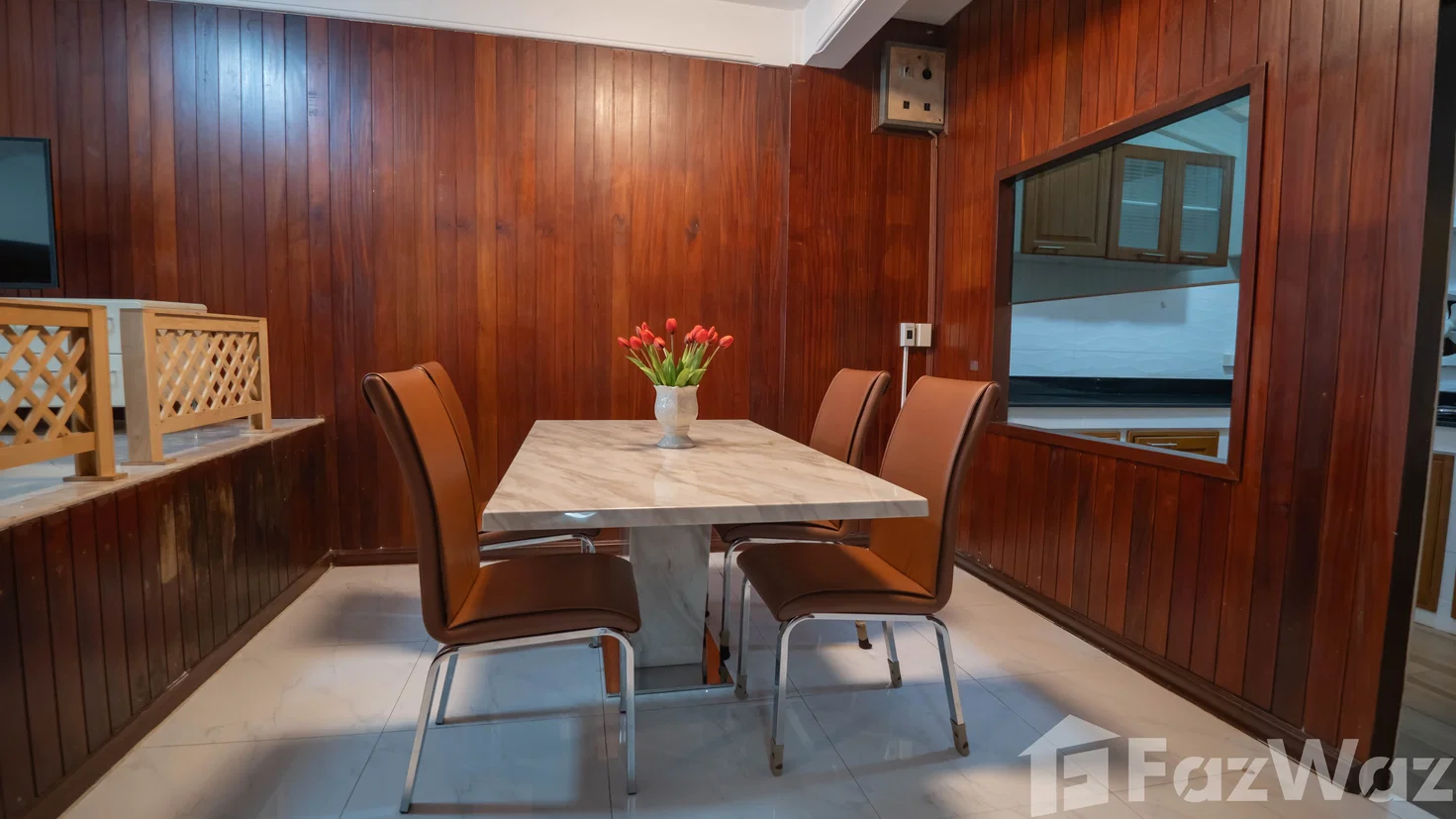 รูป ทาวน์เฮ้าส์ให้เช่า 5 ห้องนอน ในโครงการ เอกมัย วิลล่า 5618550 - รูปที่ 4/23