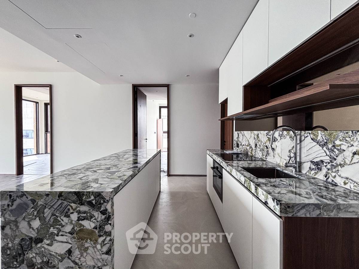 picture 84 Sqm 2-BR Condo At ROMM CONVENT Near BTS Sala Daeng (400m) (ID 3053983) - 4/11