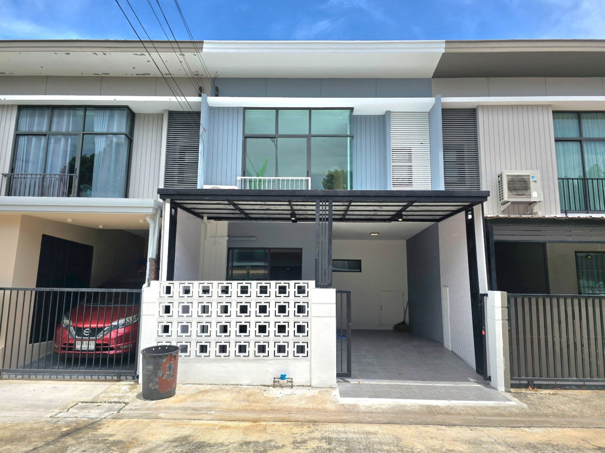 รูป ทาวน์เฮ้าส์สไตล์โมเดิร์น รีโนเวทใหม่ทั้งหมด หมู่บ้านพฤกษาวิลล์ 64 สายไหม ถ.สายไหม เขตสายไหม ทำเลดี สวย ถูกคุ้ม - รูปที่ 1/29