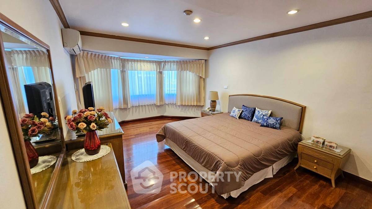 รูป คอนโด 2 ห้องนอน ชั้นสูง 136 ตร.ม. บ้านสวนเพชร ใกล้ BTS พร้อมพงษ์ 200 ม. (ID 1177613) - รูปที่ 13/28