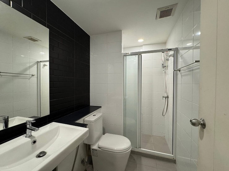 รูป เช่า Escent ville condo ติด เซ็นทรัล เฟส 
 ขนาด 28 ตรม.  10,000 /เดือน พร้อมเข้า  - รูปที่ 5/5