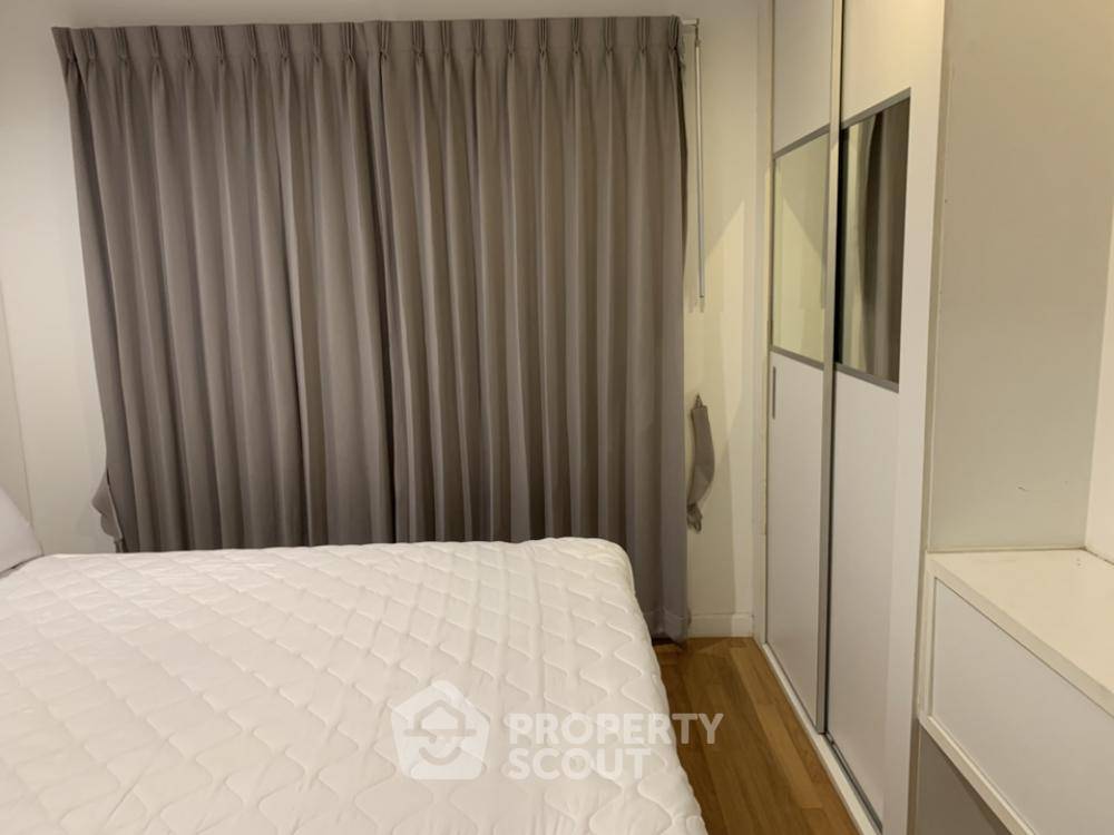 picture 1-BR Condo 37 Sqm, Lumpini Place Rama 9–Ratchada, Near MRT Phra Ram 9 (ID 811923) - 6/10