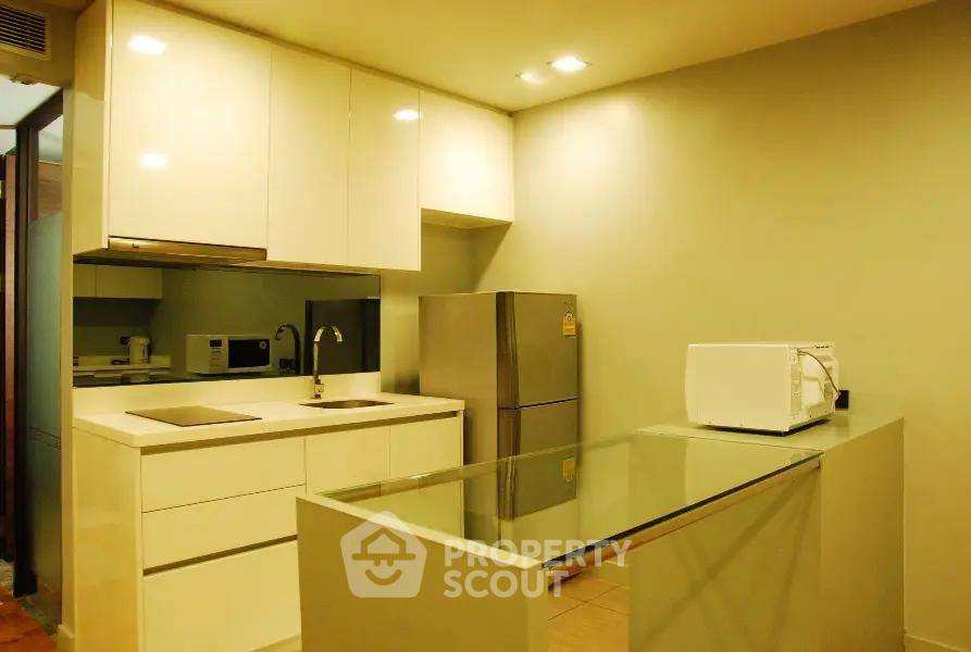 picture 2-BR 60 Sqm At Quad Silom Condominium Near MRT Sam Yan (200m) (ID 3054799) - 4/6