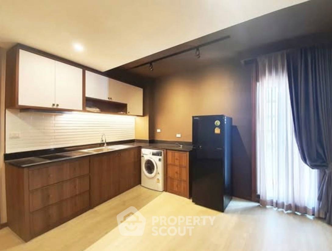 รูป 1 ห้องนอน 75 ตร.ม. คอนโด ยูโรคลาสสิก คอนโดมิเนียม ใกล้ BTS นานา 300 ม. (ID 3056860) - รูปที่ 7/7