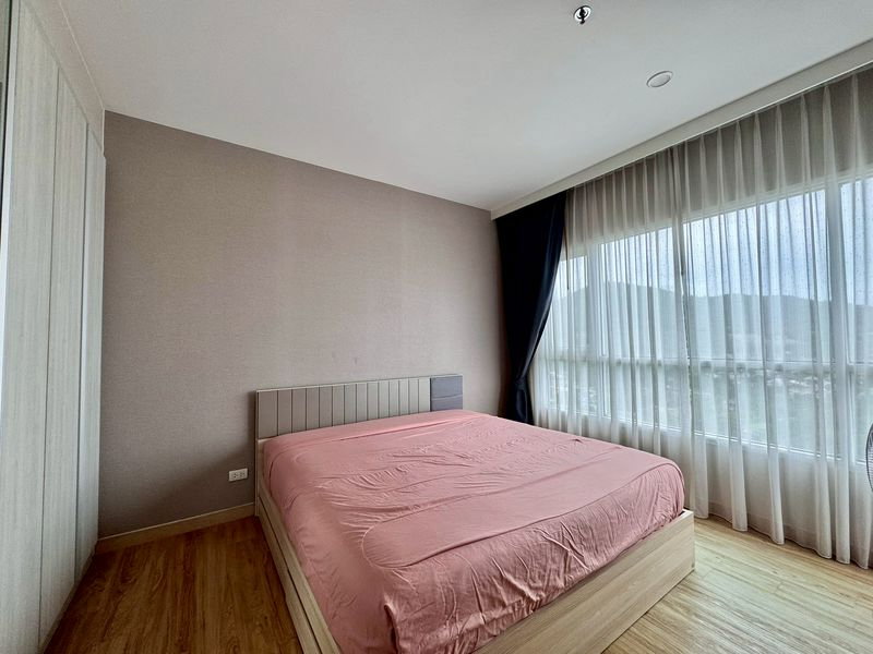 picture Luxury condo for rent at The Sea Sriracha, a beachfront resort-style project. - 9/17