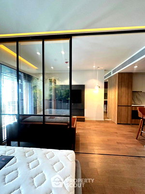 Condos for sale : Pet-Friendly 1-BR, 43 Sqm, 19th-Floor at Muniq Sukhumvit 23 Near MRT Sukhumvit (100m) (ID 3057397)