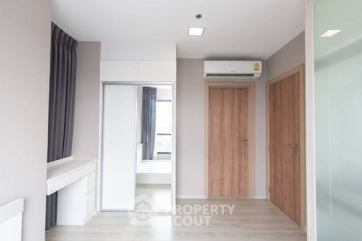 picture 1-BR Condolette Midst Rama 9, High-Floor (25) Near MRT Phra Ram 9 (200m) (ID 1246440) - 9/26