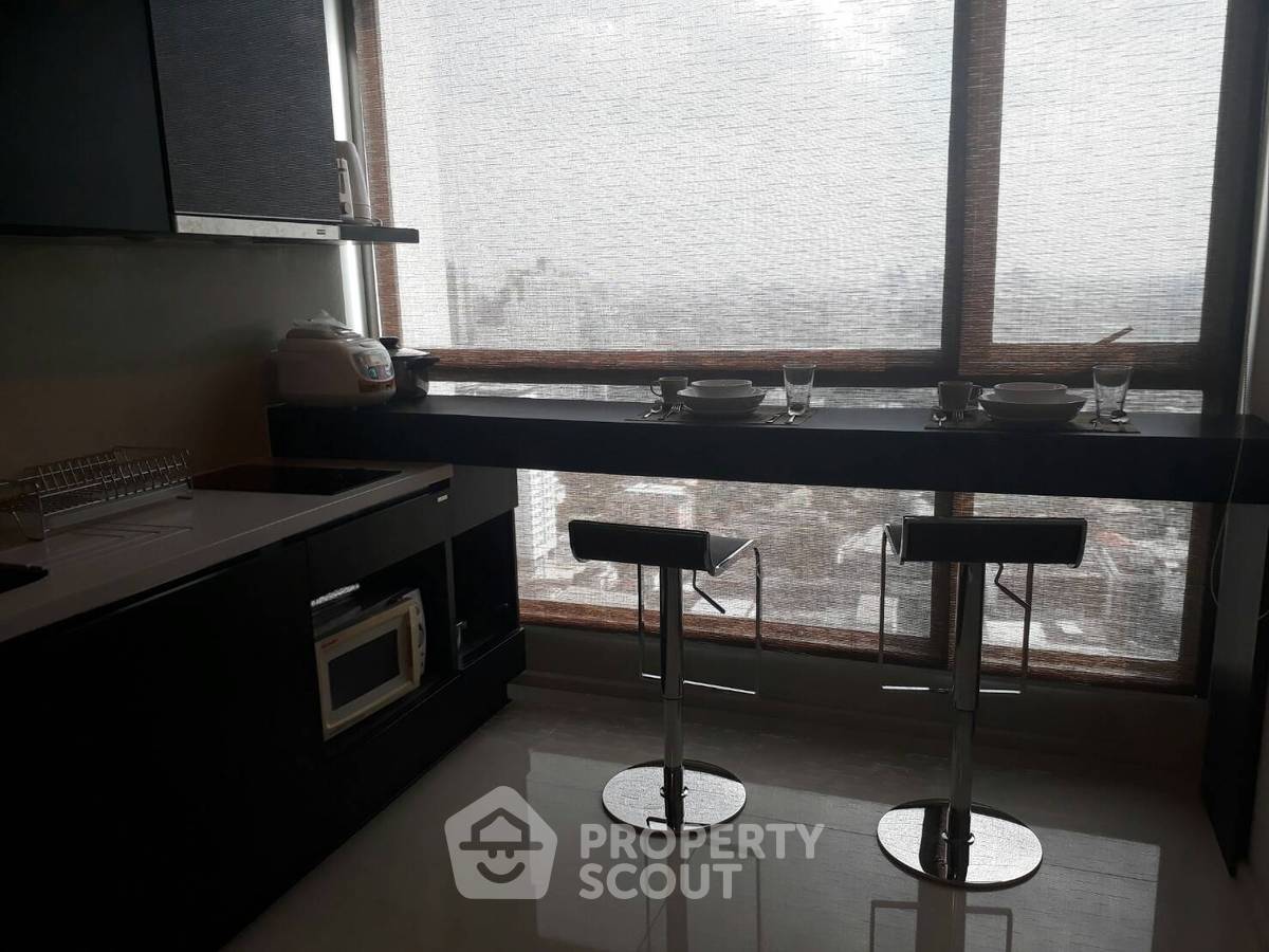 picture High-Floor 1-BR 45 Sqm at Rhythm Sukhumvit 44/1, 70m to BTS Phra Khanong (ID 886565) - 2/6