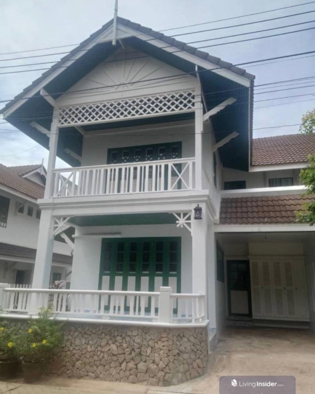 ขายบ้านแฝด 2 ชั้น ติดทะเลหัวหิน สวย ทำเลดี สนใจแอตไลน์ครับ@841qqlnr
