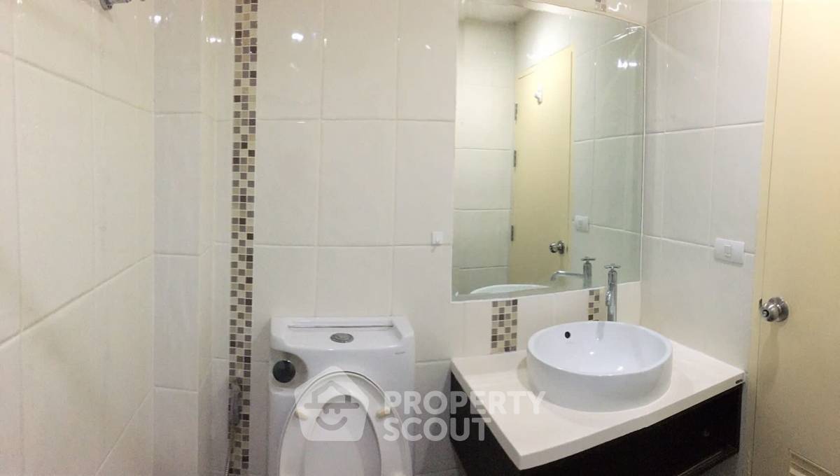 picture 1-BR Condo At Wish @ Samyan, High-Floor 18th, 300m MRT Sam Yan (ID 712026) - 2/11