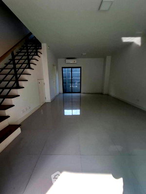 Townhouses for sale : 3-BR Townhouse For Sale Baan Klang Muang Sukhumvit Onnut, Prawet (ID 3059129)