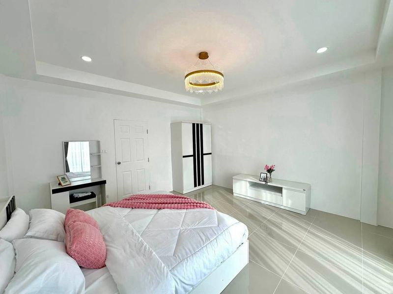 รูป ทาวน์โฮมรีโนเวทใหม่ สวยเหมือนบ้านใหม่ หมู่บ้านรวิพร เขาน้อย พัทยา - รูปที่ 13/17