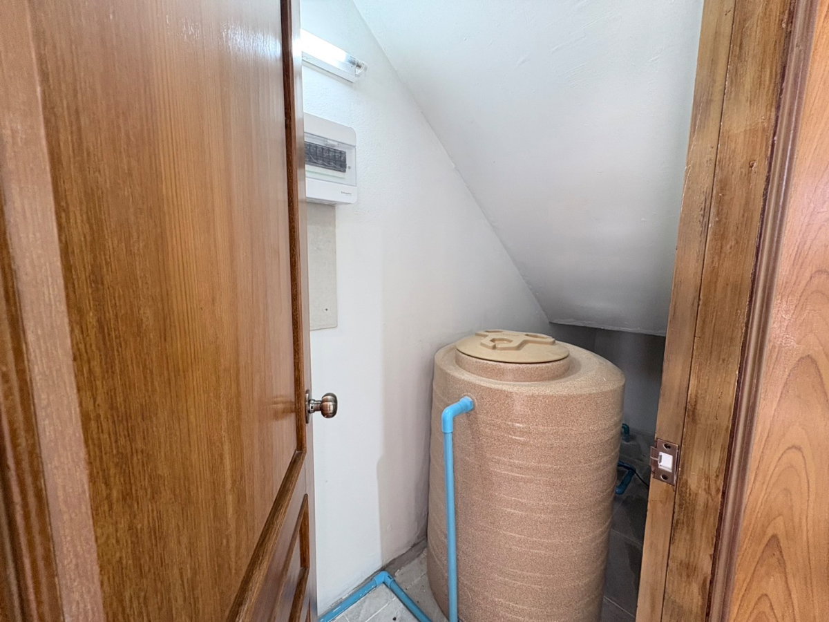 รูป ขายบ้านหรูรีโนเวตใหม่ เย็นอากาศ สาทร | Yenakart Residence | 450 ตร.ม. ใกล้ One Bangkok - รูปที่ 10/42