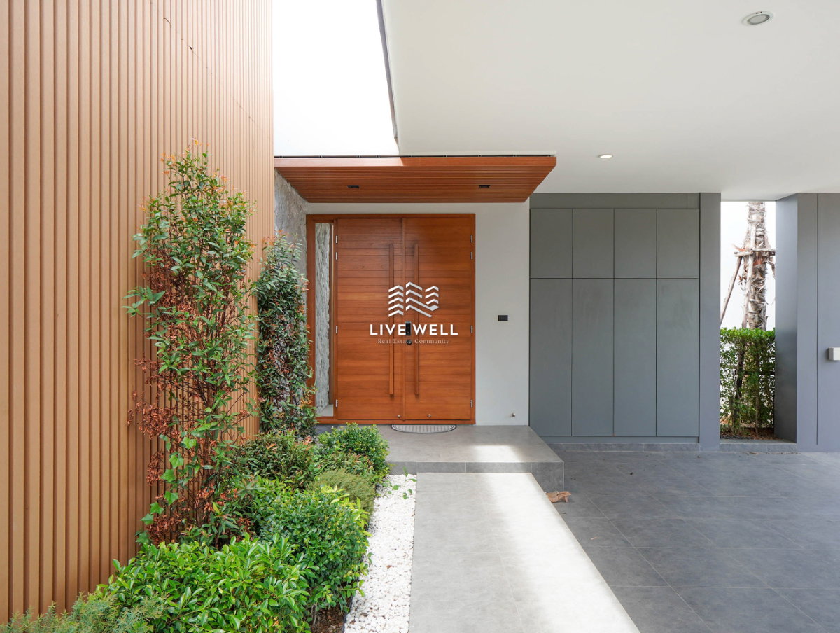 รูป For Sale Luxury Pool Villa Pattaya just 10 minutes to Jomtien Beach - รูปที่ 31/36