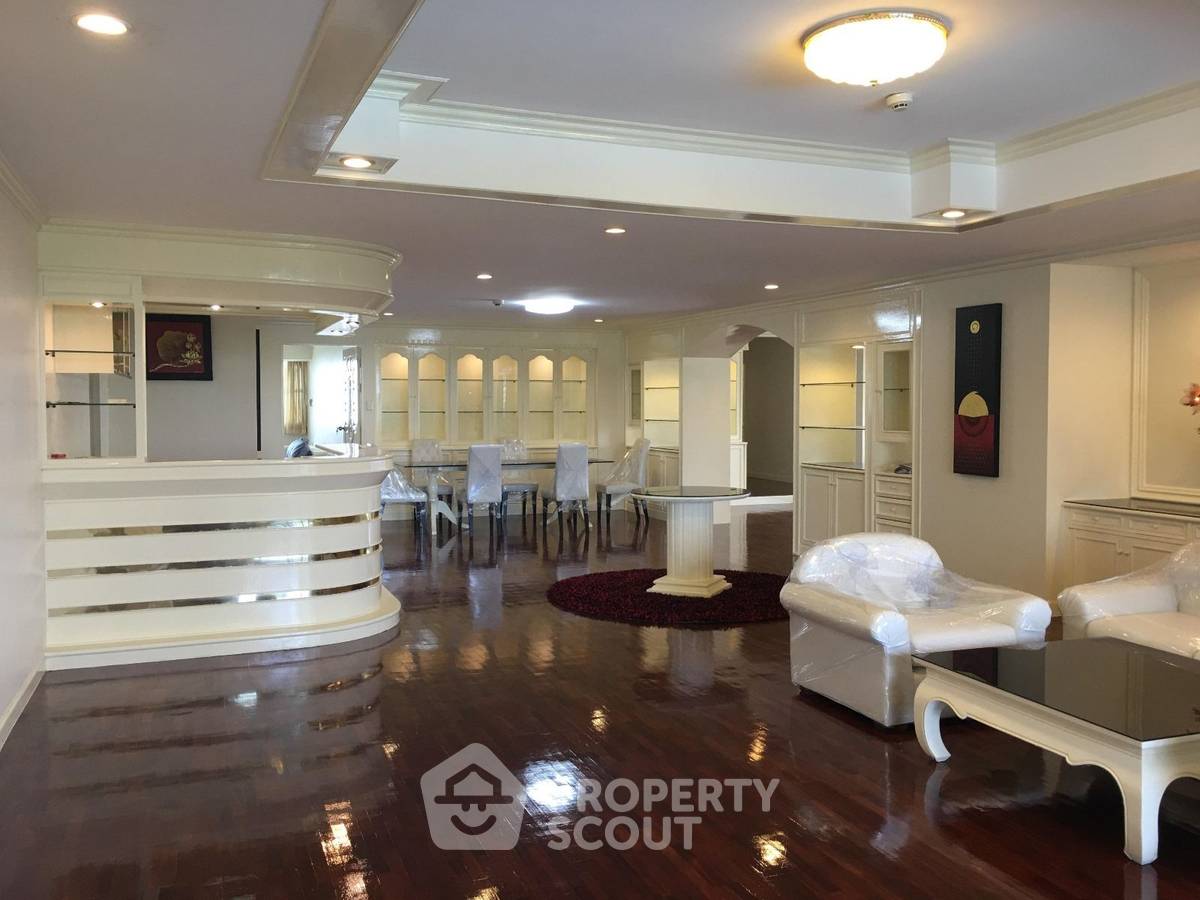 รูป คอนโด 5 ห้องนอน 452 ตร.ม. ขาย ที่ Oriental Towers ใกล้ BTS เอกมัย (ID 3056720) - รูปที่ 2/12