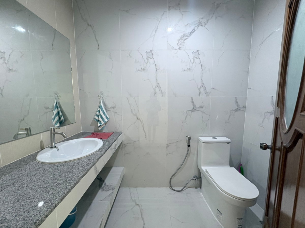 รูป ขายบ้านหรูรีโนเวตใหม่ เย็นอากาศ สาทร | Yenakart Residence | 450 ตร.ม. ใกล้ One Bangkok - รูปที่ 9/42