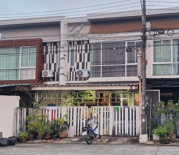รูป  ทาวน์เฮาส์มือสอง ทำเลใกล้ รร. นานาชาติบริติช เกาะแก้ว - รูปที่ 1/8