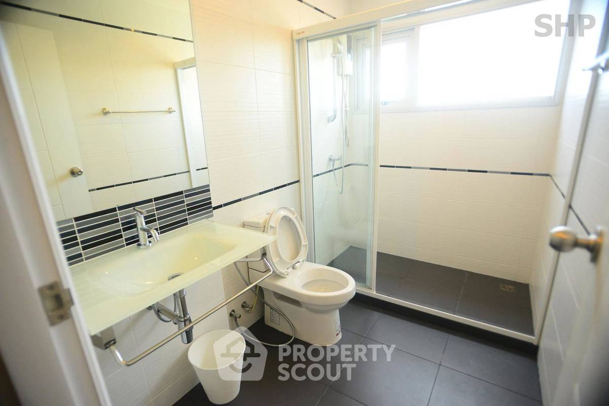 picture High-Floor 2-BR 60 Sqm Centric Sea Pattaya in Central Pattaya (ID 3060107) - 9/10