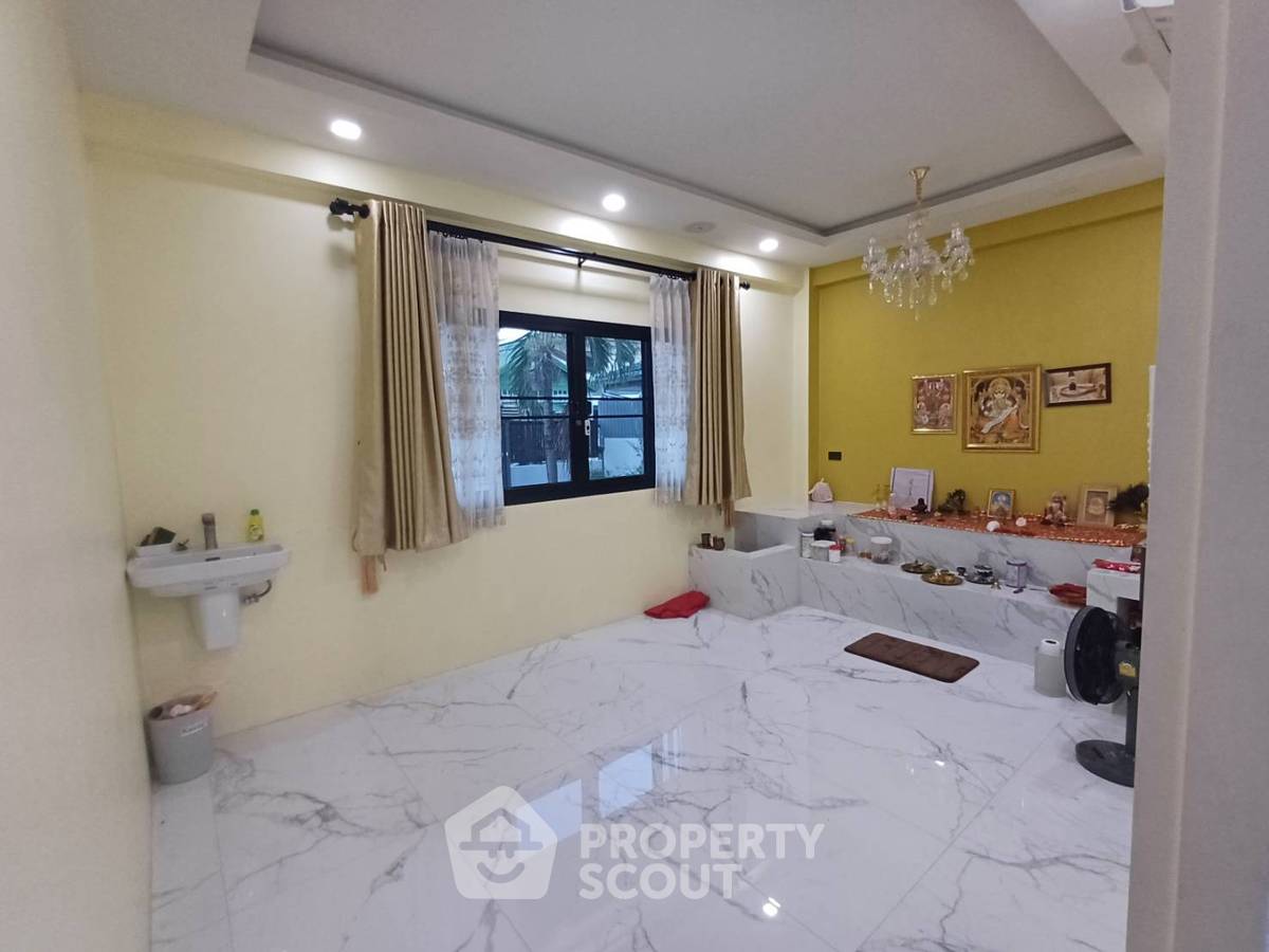 รูป บ้าน 4 ห้องนอน ให้เช่า ที่พักได้เลี้ยงสัตว์ โครงการ ธันทอง ดอกไม้ พรเวศ (ID 1338264) - รูปที่ 8/27
