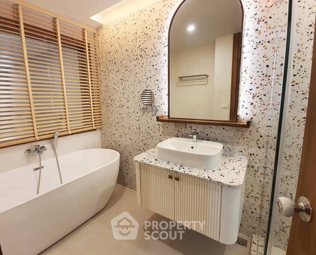 รูป 1 ห้องนอน 75 ตร.ม. คอนโด ยูโรคลาสสิก คอนโดมิเนียม ใกล้ BTS นานา 300 ม. (ID 3056860) - รูปที่ 4/7