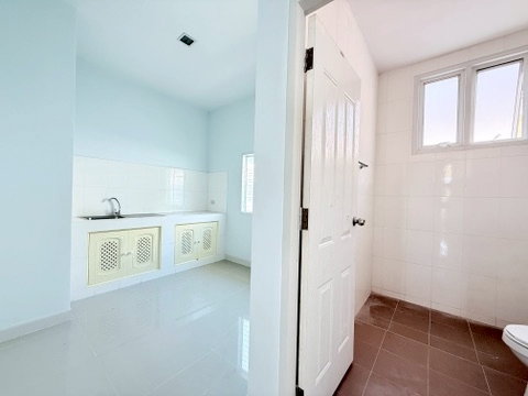 รูป บ้านเดี่ยวให้เช่า 3 ห้องนอน 2 ห้องน้ำ บ้านเปล่า 20000 บาท - รูปที่ 14/16