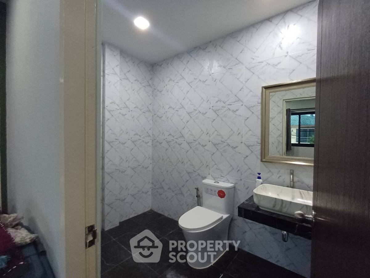 รูป บ้าน 4 ห้องนอน ให้เช่า ที่พักได้เลี้ยงสัตว์ โครงการ ธันทอง ดอกไม้ พรเวศ (ID 1338264) - รูปที่ 12/27